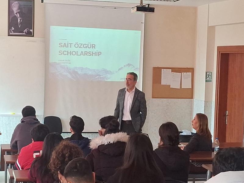 Sait �zg�r Bursu Hakk�nda Bilgilendirme Toplant�s� Ger�ekle�tirildi